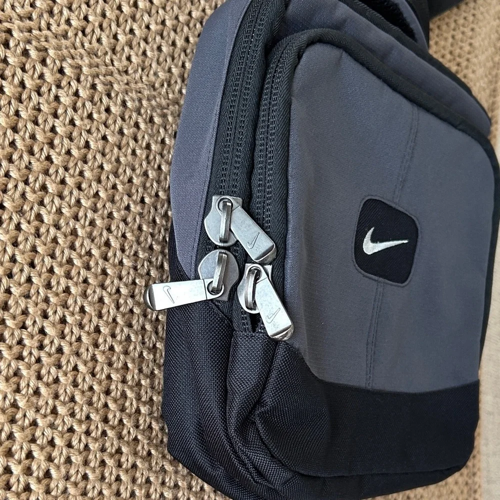 Nike Black and Gray Men's Messenger Bag